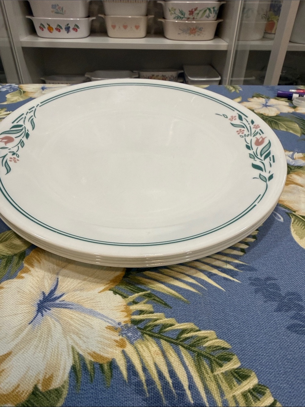 4 Corelle Roesmarie dinner plates